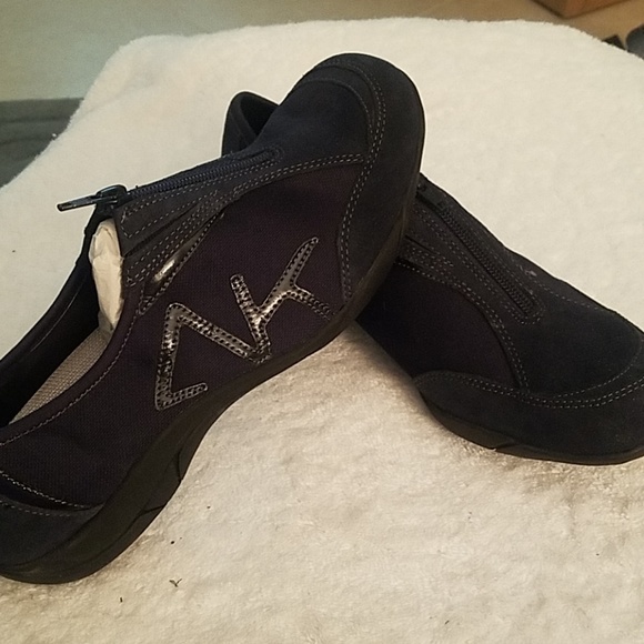 anne klein fabric shoes